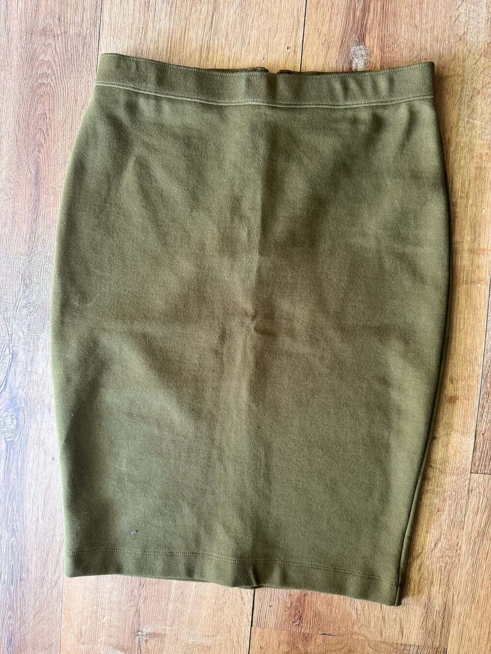 Y2K, classy, preppy, work outfit A&F Olive Green Stretch Pencil Skirt Size S